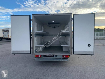 Renault Negative and positive trailer body refrigerated van