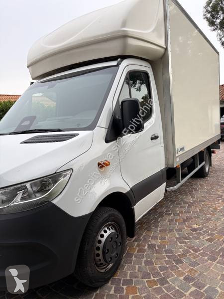 Mercedes 517 CDI van