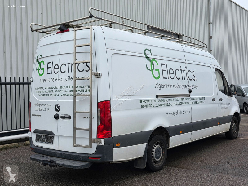 Mercedes sprinter van