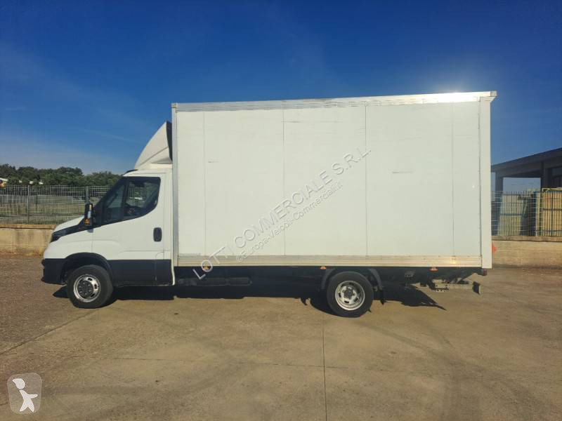 Iveco 35C18 van