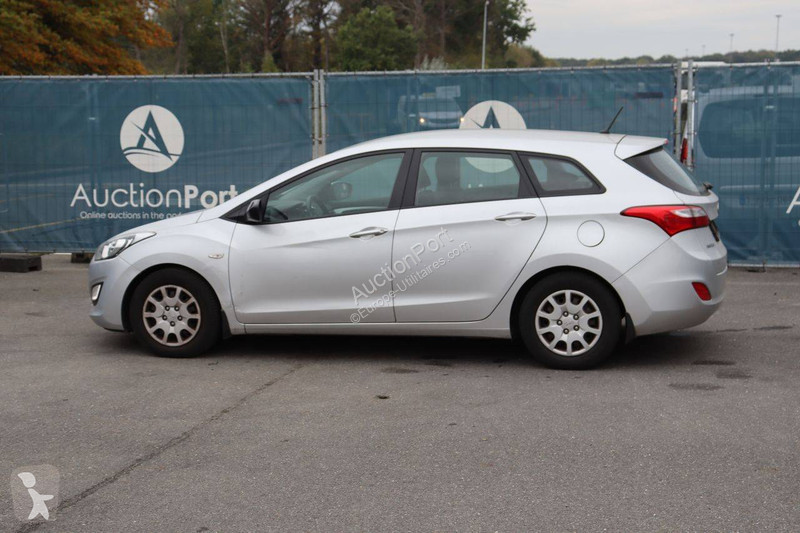 Hyundai i30 van