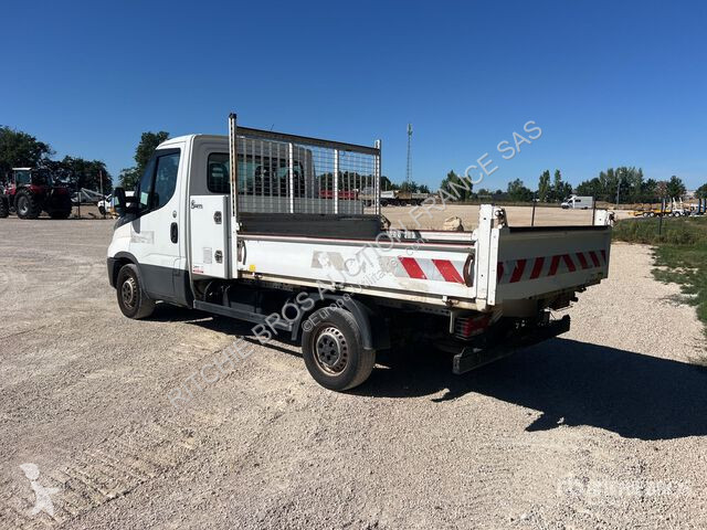 Iveco  35-12 van