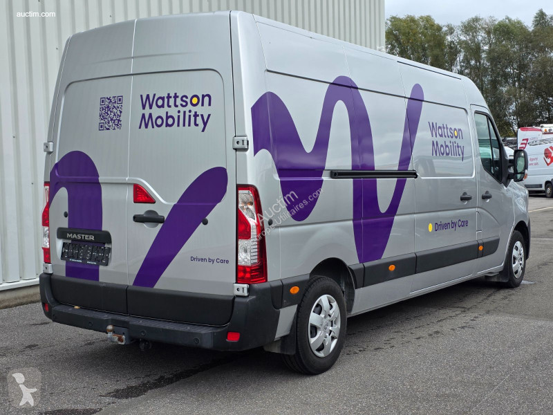 Renault master van