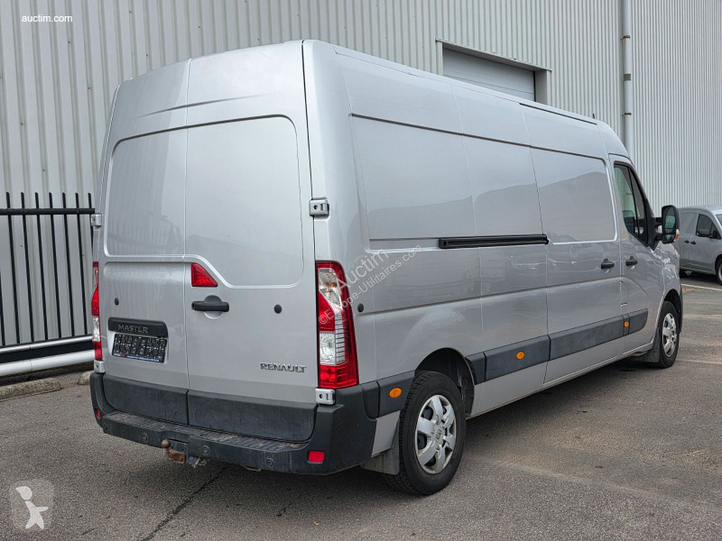 Renault master van