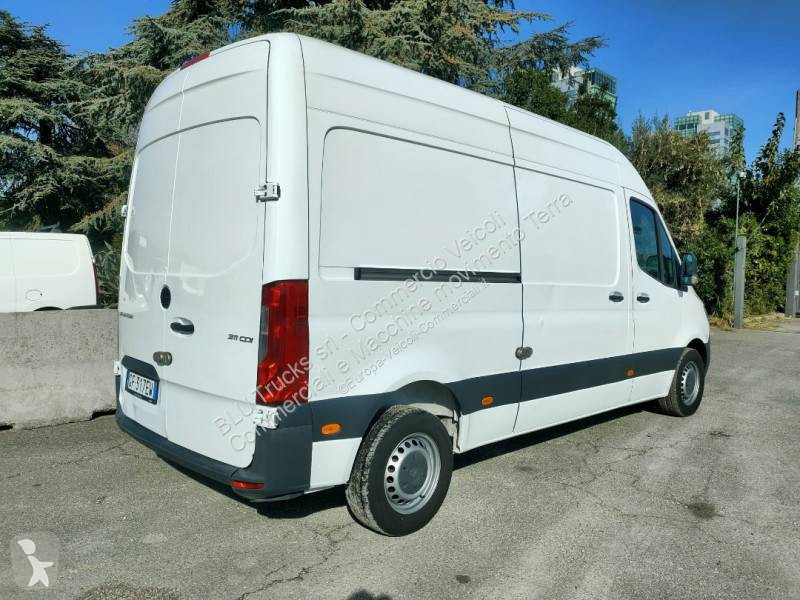 Mercedes 311 CDI van