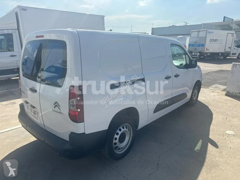 Citroën BERLINGO XL van
