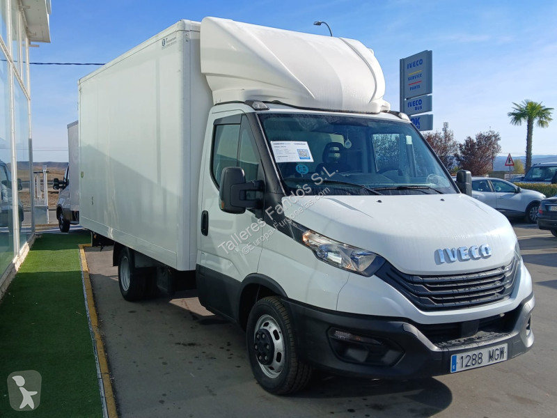 Furgoneta Iveco 35C16 20m3 con puertas traseras