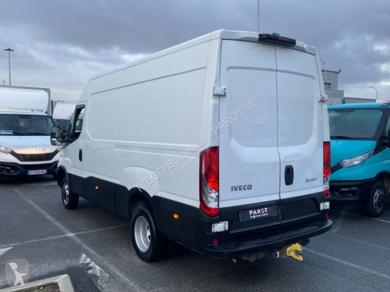 Véhicule utilitaire Iveco 35C16 V12 Tor