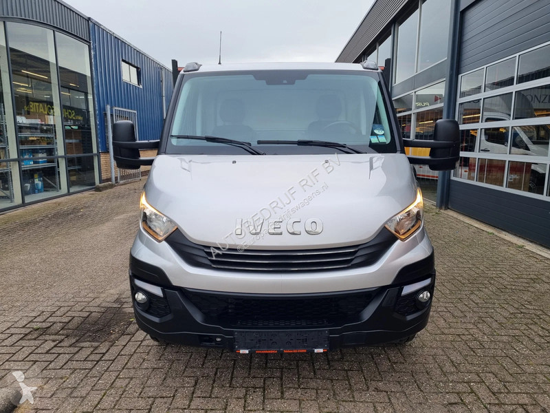Furgoneta Iveco 65C18 3.0D Open Laadbak 6M...