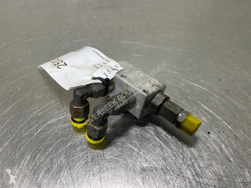 Varevogn Ahlmann AZ210-Oil Control...