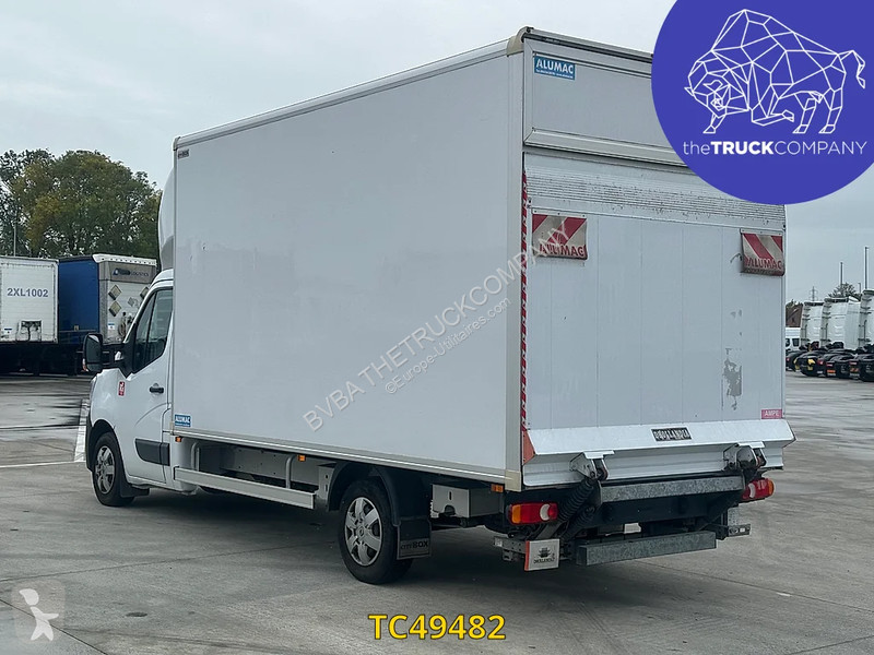 Renault 2.3 DCI van