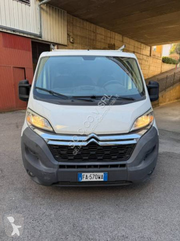 Citroën mid-size van