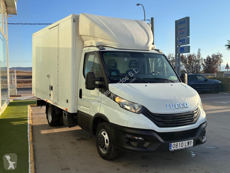 Furgoneta Iveco 35C16 H 3.0 con puertas traseras