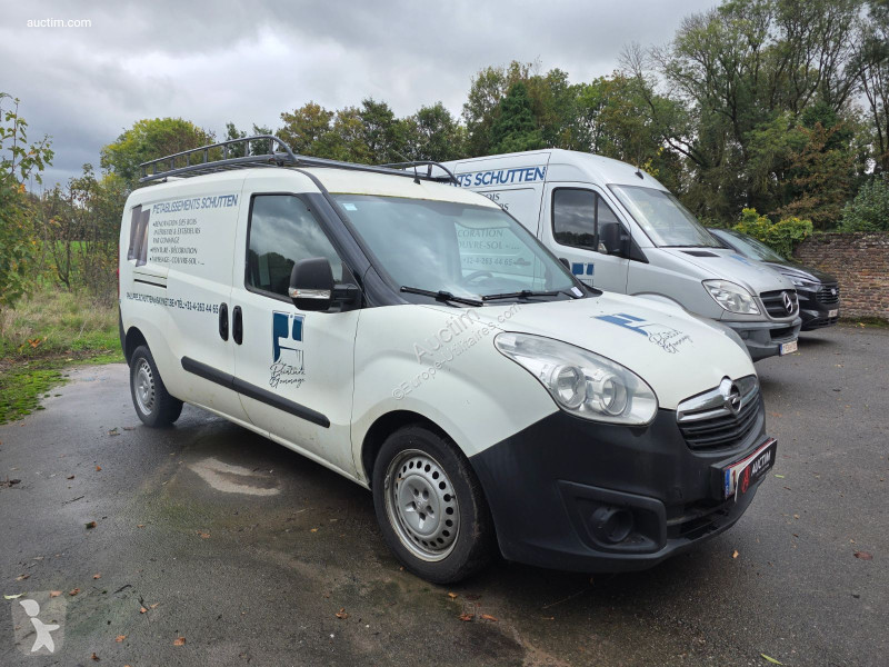 Furgoneta Opel combo