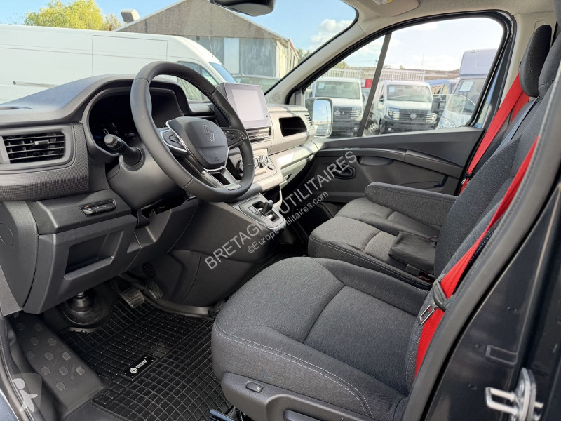 Furgoneta Renault TRAFIC III FG COMETE L1H1 3T...