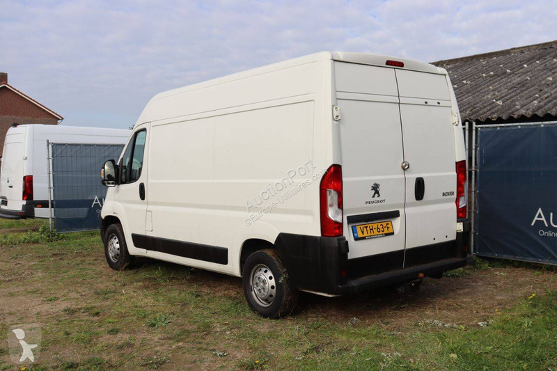 Véhicule utilitaire Peugeot