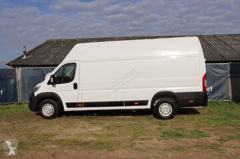 Véhicule utilitaire Peugeot