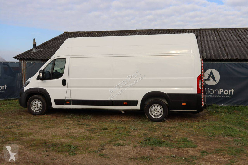 Véhicule utilitaire Peugeot