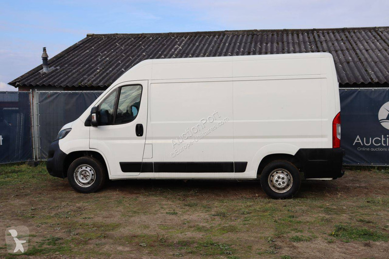 Véhicule utilitaire Peugeot