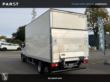 Véhicule utilitaire Iveco
