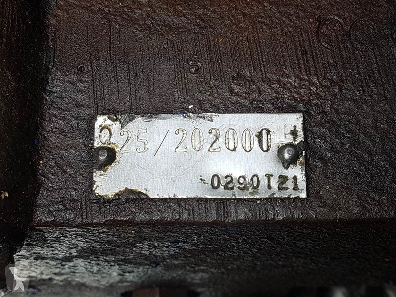 Samochód dostawczy JCB 025 / 202000 -...