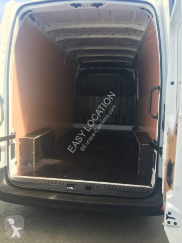 Fourgon utilitaire Renault neuf