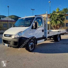 /37/3/7961814-veicolo_commerciale-iveco_th.jpg