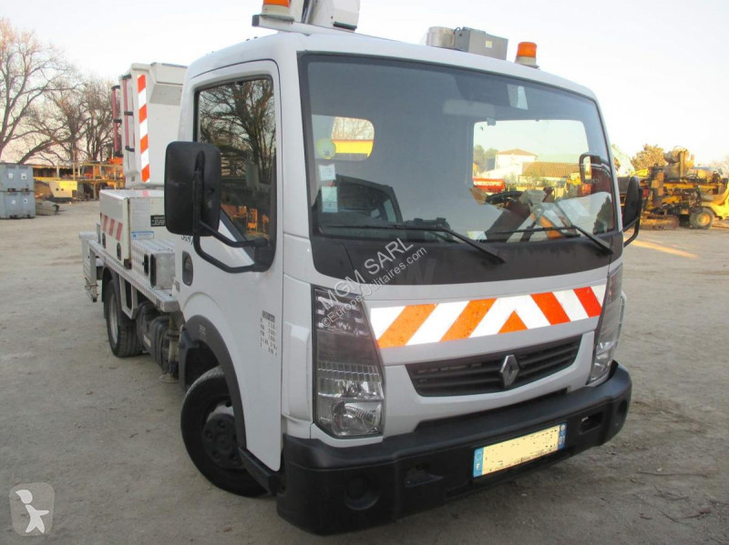 Véhicule utilitaire Renault 120 DXI