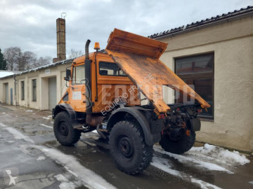 Utilitaire benne Mercedes