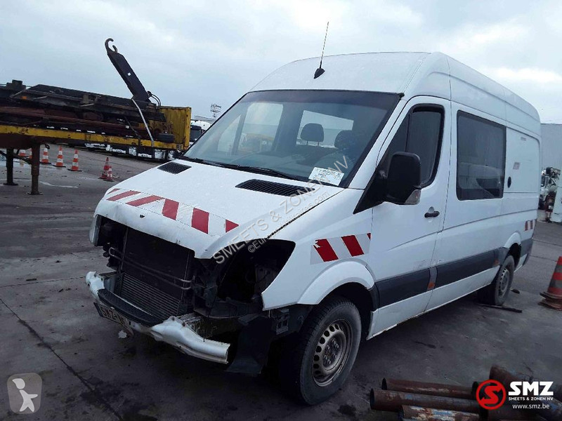 Veicolo commerciale Mercedes 311 accident