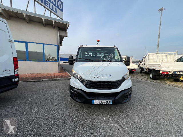 Véhicule utilitaire Iveco DAILY 35C14H p 3450...