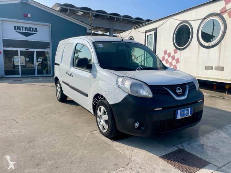 Furgoneta Nissan