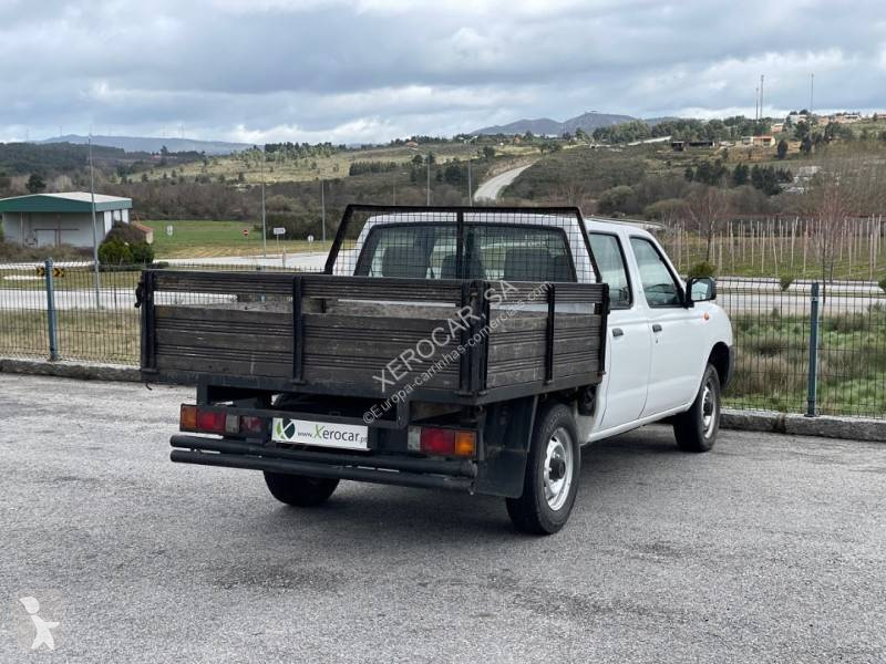 Véhicule utilitaire Nissan 2.5 DI