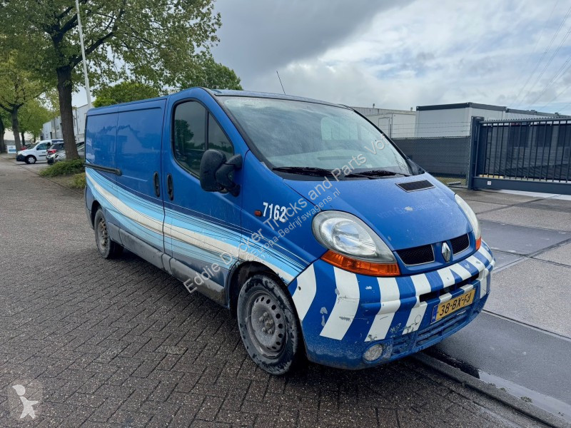 Véhicule utilitaire Renault 1200 L2 H1 1.9 DCI 82
