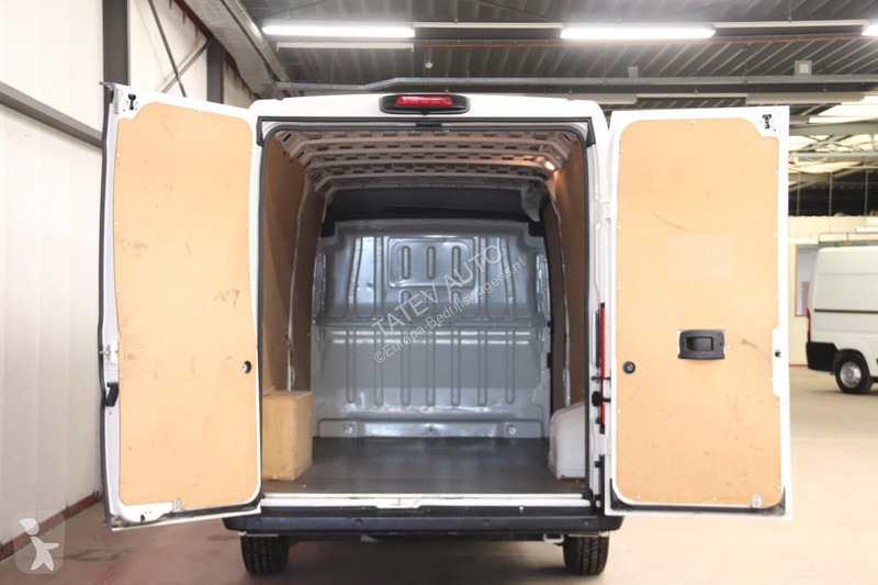 Véhicule utilitaire Peugeot 2.2 BlueHDi L4H2...