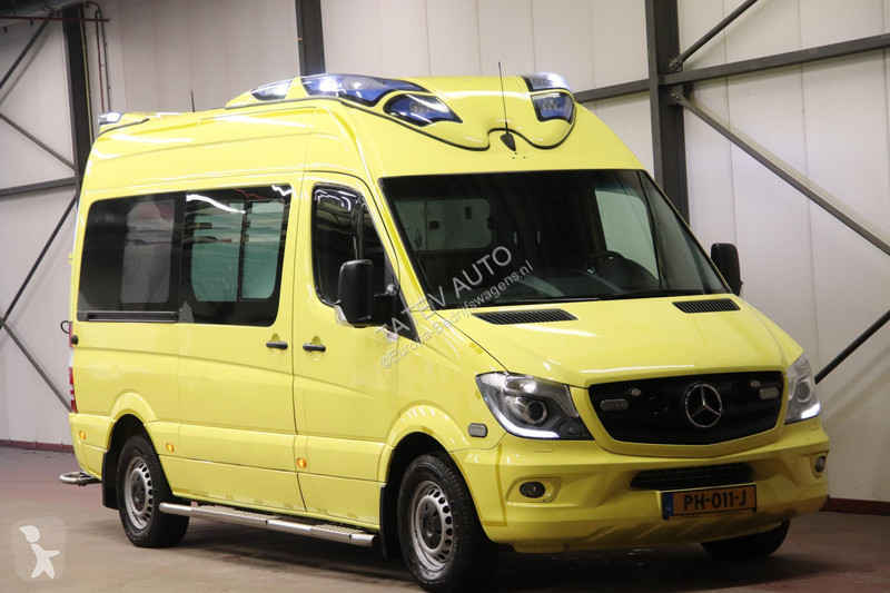 Véhicule utilitaire Mercedes 319 CDI L2H2...