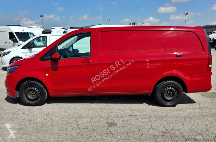 Véhicule utilitaire Mercedes NUOVO VITO 110 F LONG