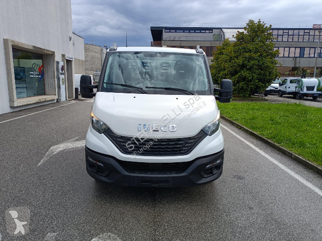 Véhicule utilitaire Iveco DAILY 35C14 D...