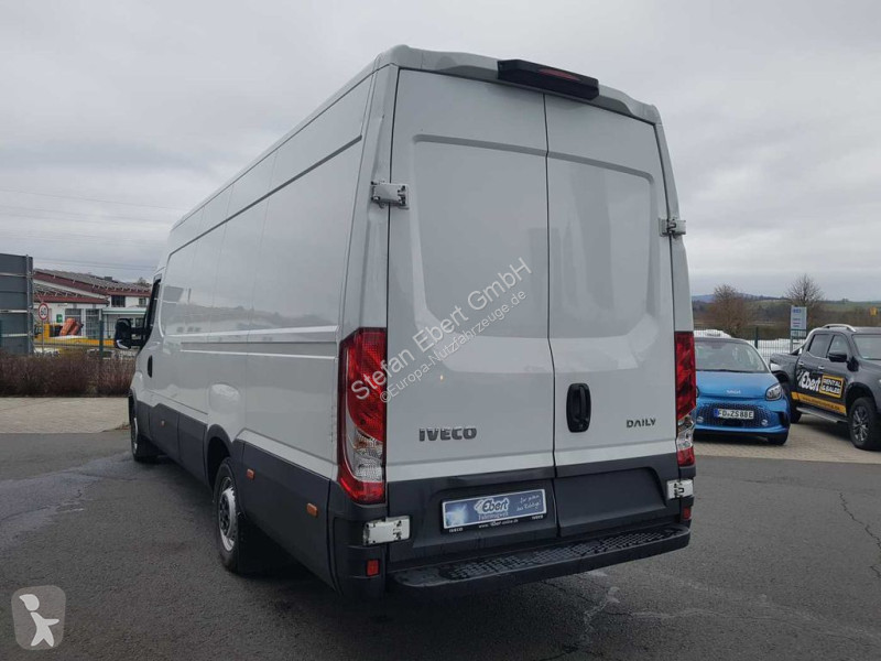 Veicolo commerciale Iveco 35 S 16 V...