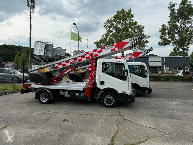 Véhicule utilitaire Nissan UNIT CABSTAR 35.13...