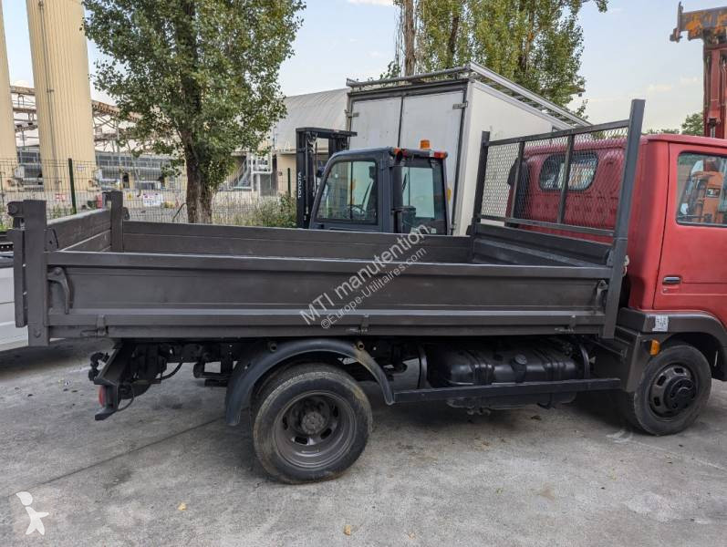 Véhicule utilitaire Nissan