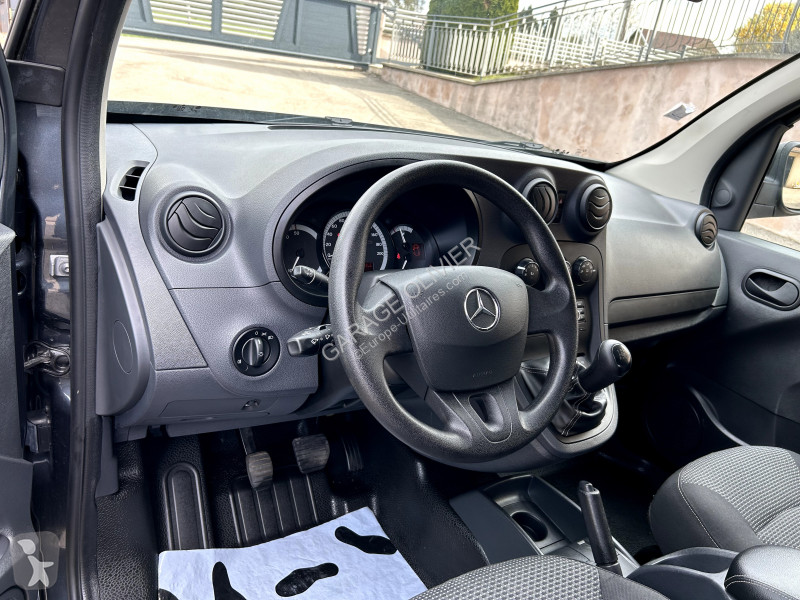 Véhicule utilitaire Mercedes Compact 109 1.5...