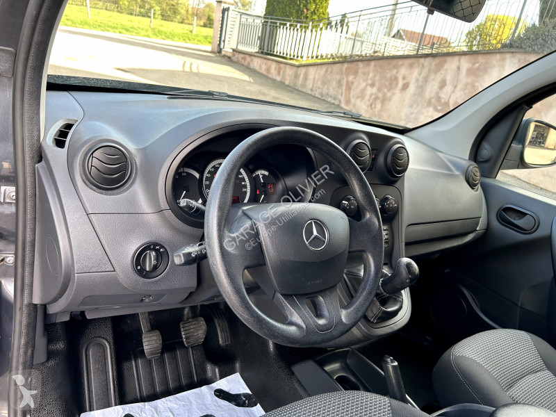Véhicule utilitaire Mercedes Compact 109 1.5...