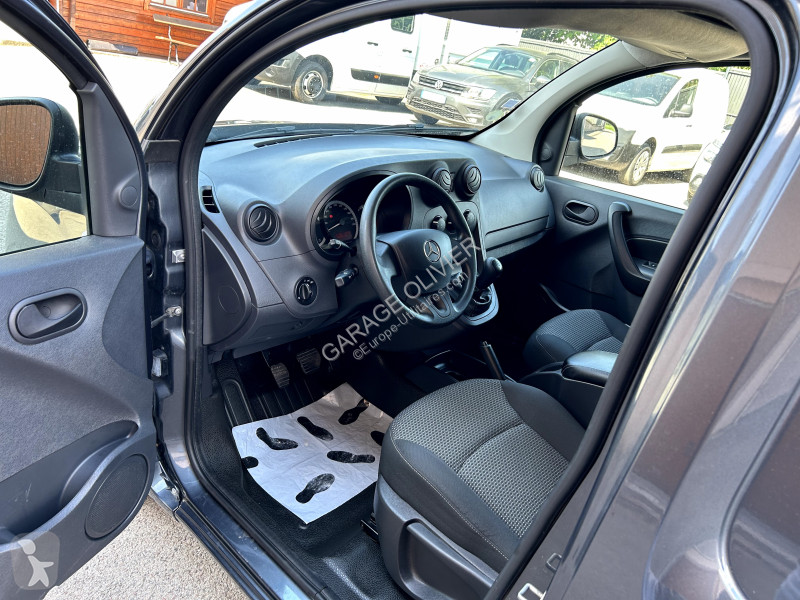 Véhicule utilitaire Mercedes Compact 109 1.5...