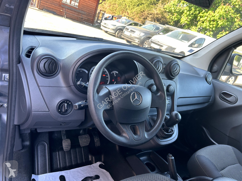 Véhicule utilitaire Mercedes Compact 109 1.5...