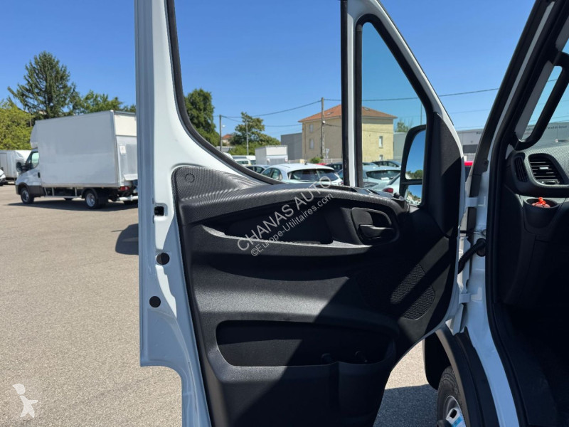 Varevogn Iveco 35C16 A8 160CV 3L HAYON MOINS DE...