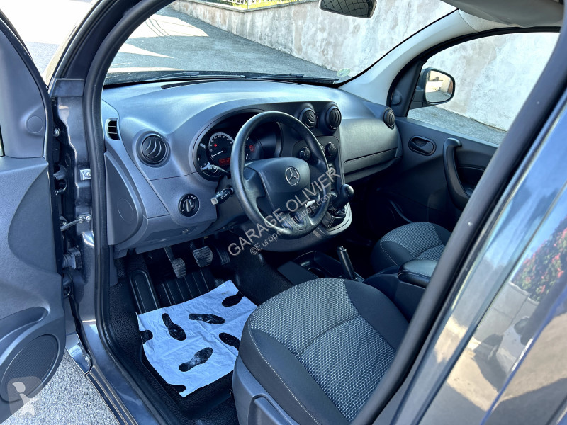 Véhicule utilitaire Mercedes Compact 109 1.5...