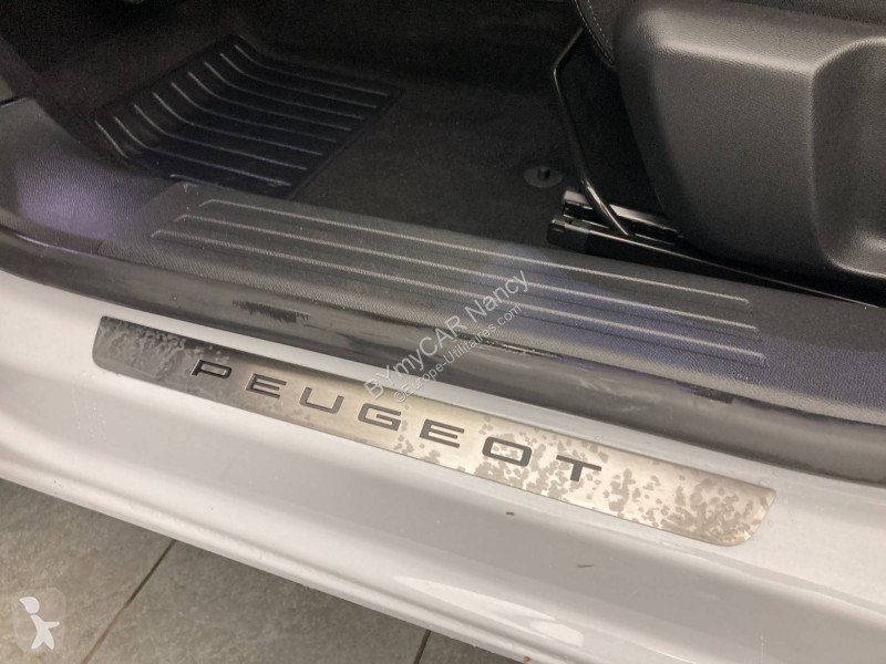 Veicolo commerciale Peugeot 2008 BlueHDi 130...