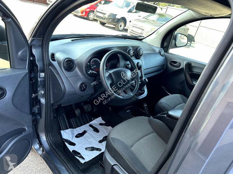Véhicule utilitaire Mercedes Compact 109 1.5...