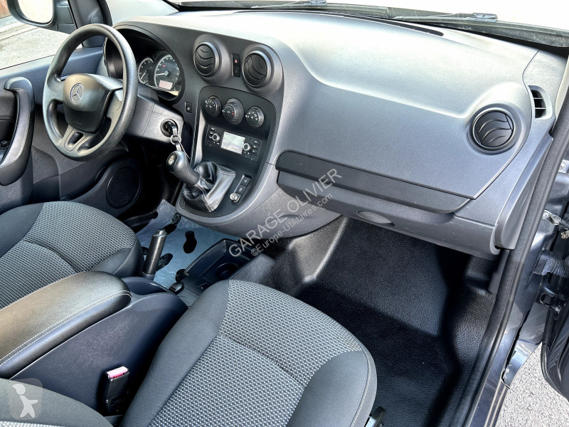 Véhicule utilitaire Mercedes Compact 109 1.5...